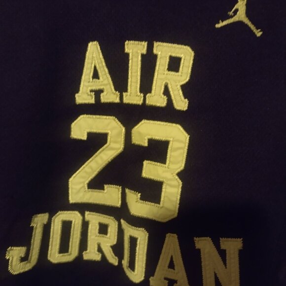 Nike Air Jordan Black and yellow youth 8-10 basketball jersey - Picture 3 of 6